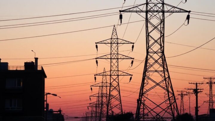 Prąd w godzinach szczytu: jak codzienne nawyki obciążają sieć energetyczną